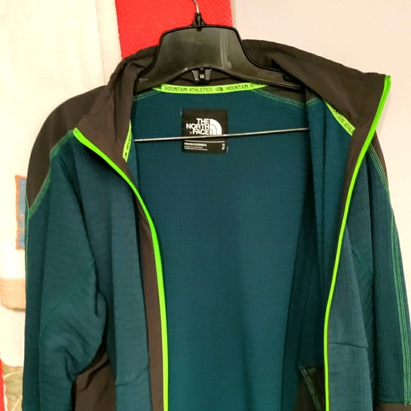 The North Face, Mountain Athletic Jacket. - Picture 5 of 7